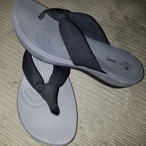 Clark's Arla Glison flip flop... brand new